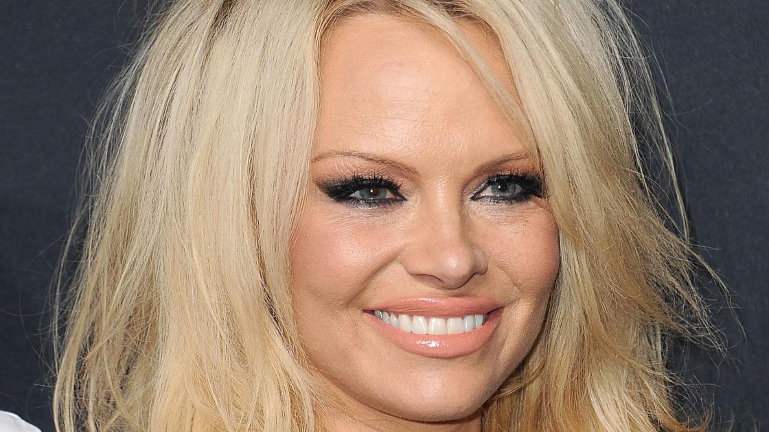 Pamela Anderson edelleen uskomattomassa kunnossa. 